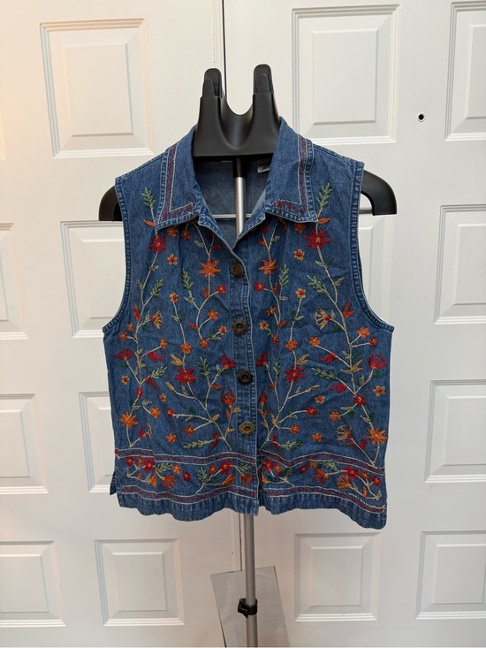 Units Tops - Embroidered Blue Denim Button-Down Vest